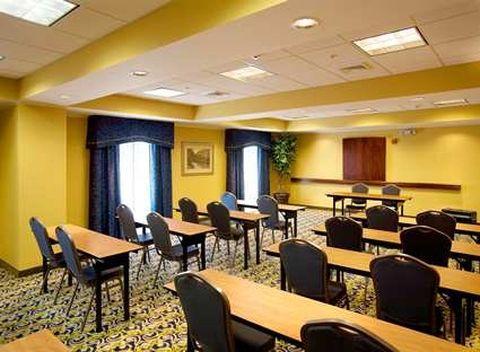 Hampton Inn & Suites Lake Wales Konforlar fotoğraf